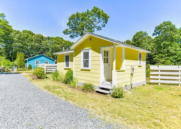 Bright Cottage Close To Bayside Beaches