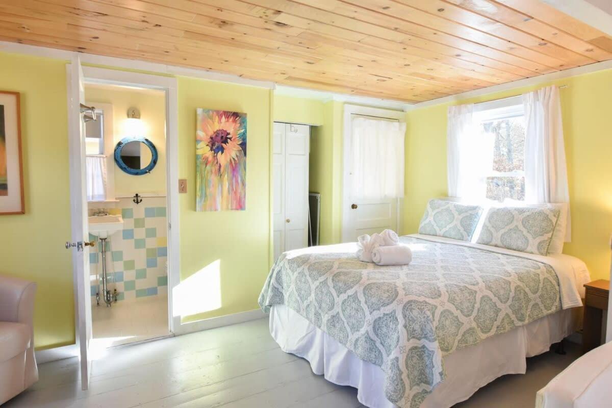 Bright Close To Bayside Beaches